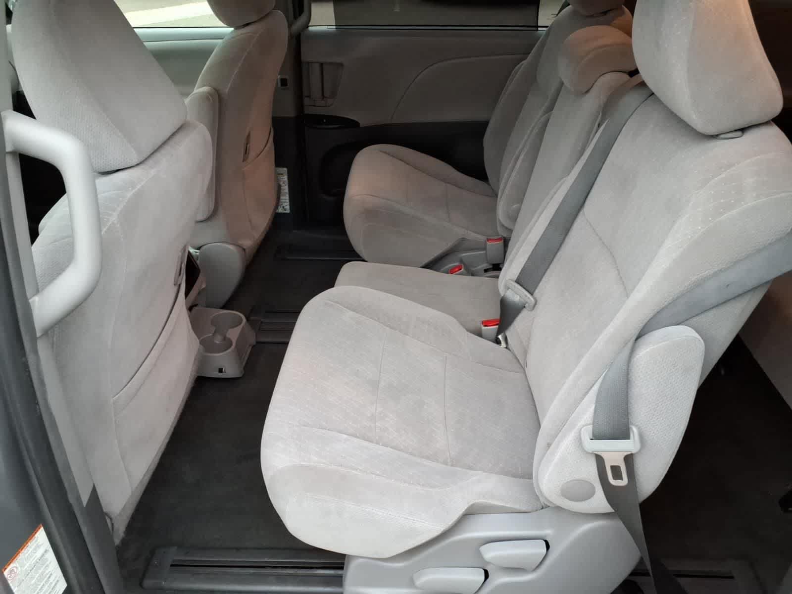 Used 2017 Toyota Sienna LE FWD image 9