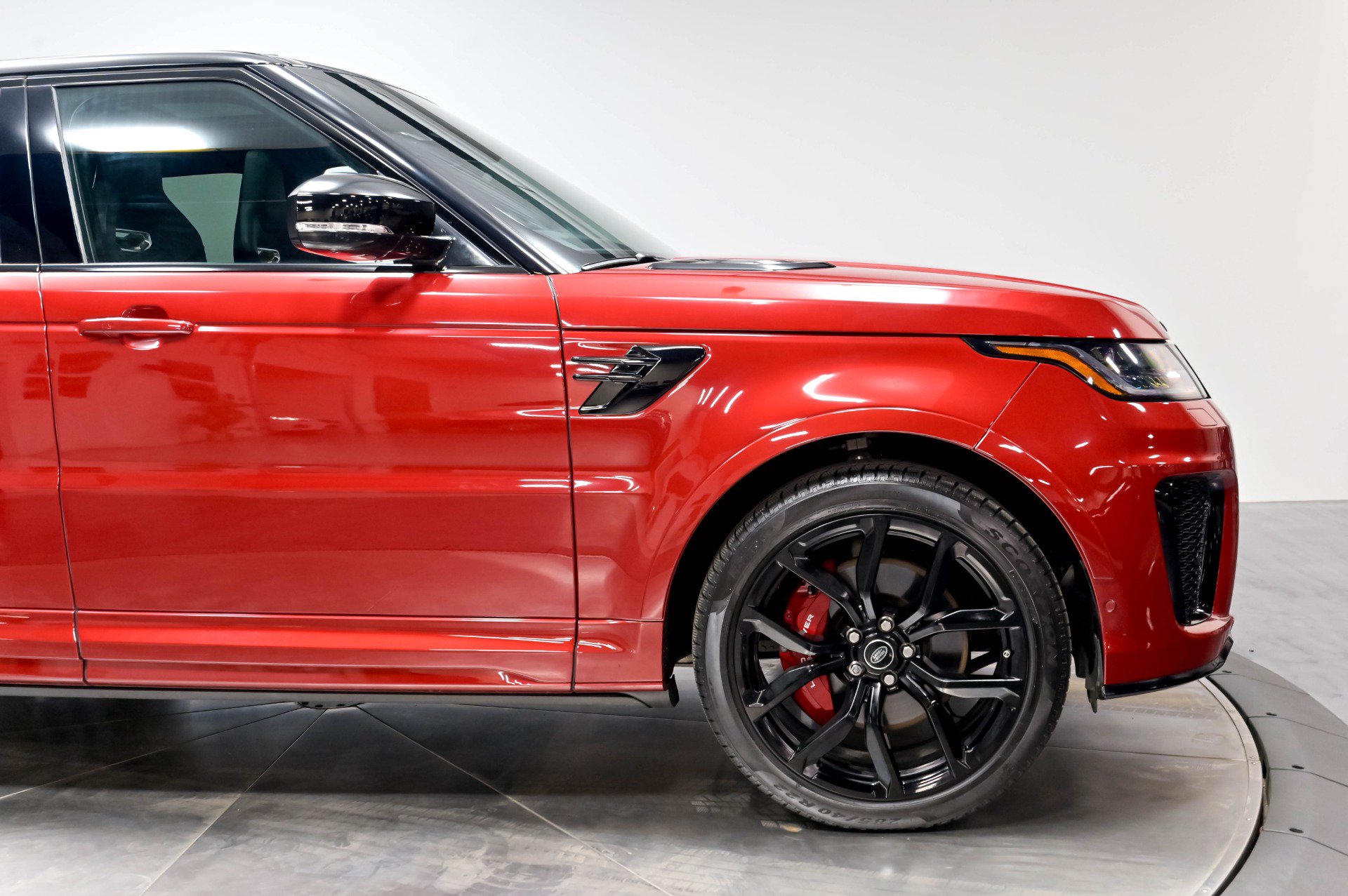 Used 2022 Land Rover Range Rover Sport SVR Carbon Edition AWD/4WD image 21