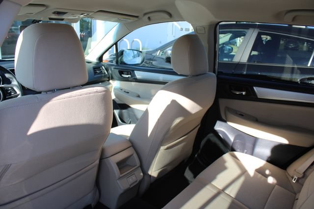 Used 2019 Subaru Outback 2.5i Premium AWD/4WD image 16
