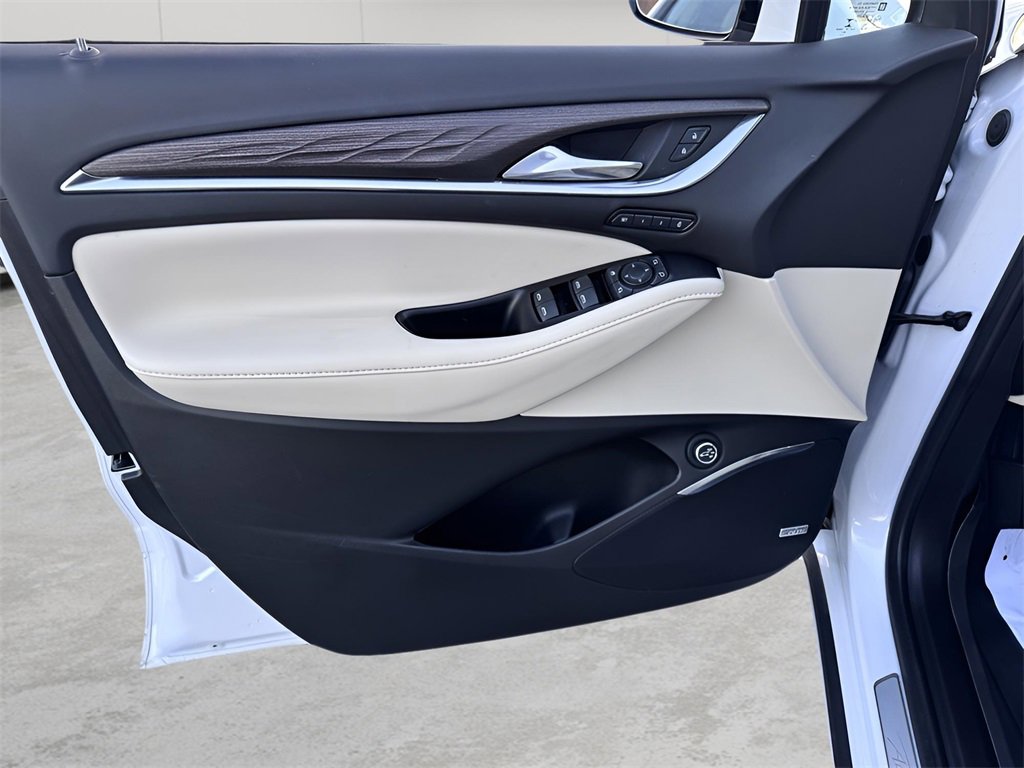 Used 2023 Buick Enclave Avenir w/ Avenir Technology Package image 21