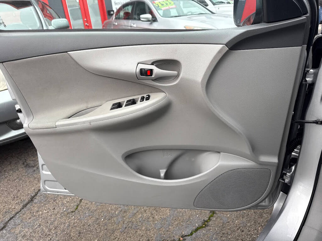 Used 2009 Toyota Corolla LE FWD image 19