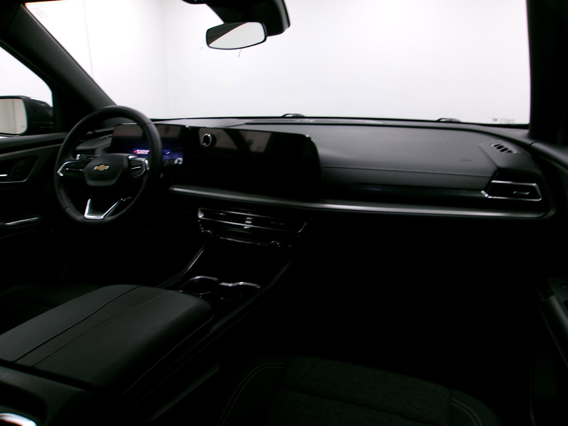 Certified 2025 Chevrolet Traverse LT w/ LPO, Floor Liner Package image 3