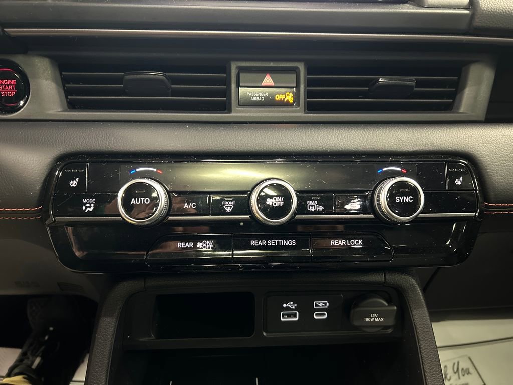 Used 2024 Honda Pilot TrailSport image 17