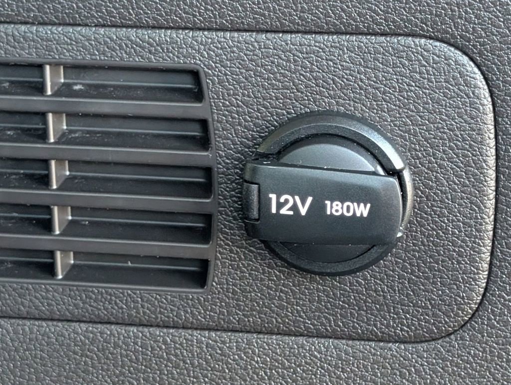 Used 2020 Hyundai Santa Fe SE image 15