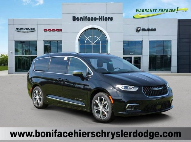 New 2026 Chrysler Pacifica Pinnacle w/ Trailer Tow Group FWD image 1