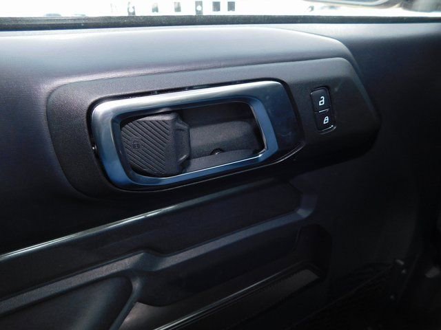 Used 2025 Ford Bronco Badlands image 23