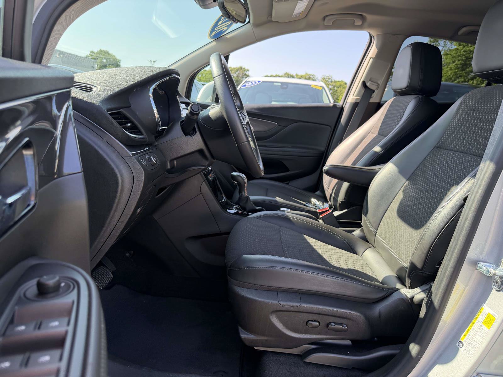 Certified 2022 Buick Encore Preferred w/ Safety Package AWD/4WD image 7