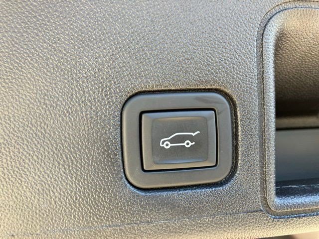 Used 2024 GMC Terrain SLT w/ Infotainment Package II AWD/4WD image 28