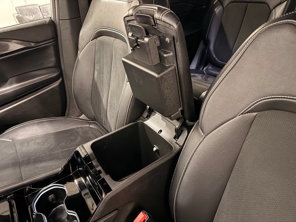 Used 2021 Jeep Grand Cherokee L Laredo RWD image 28