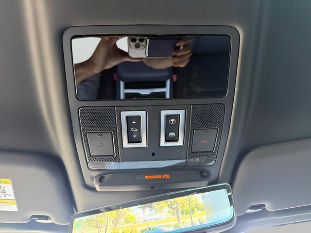 Certified 2025 Land Rover Defender 130 X-Dynamic SE AWD/4WD image 27