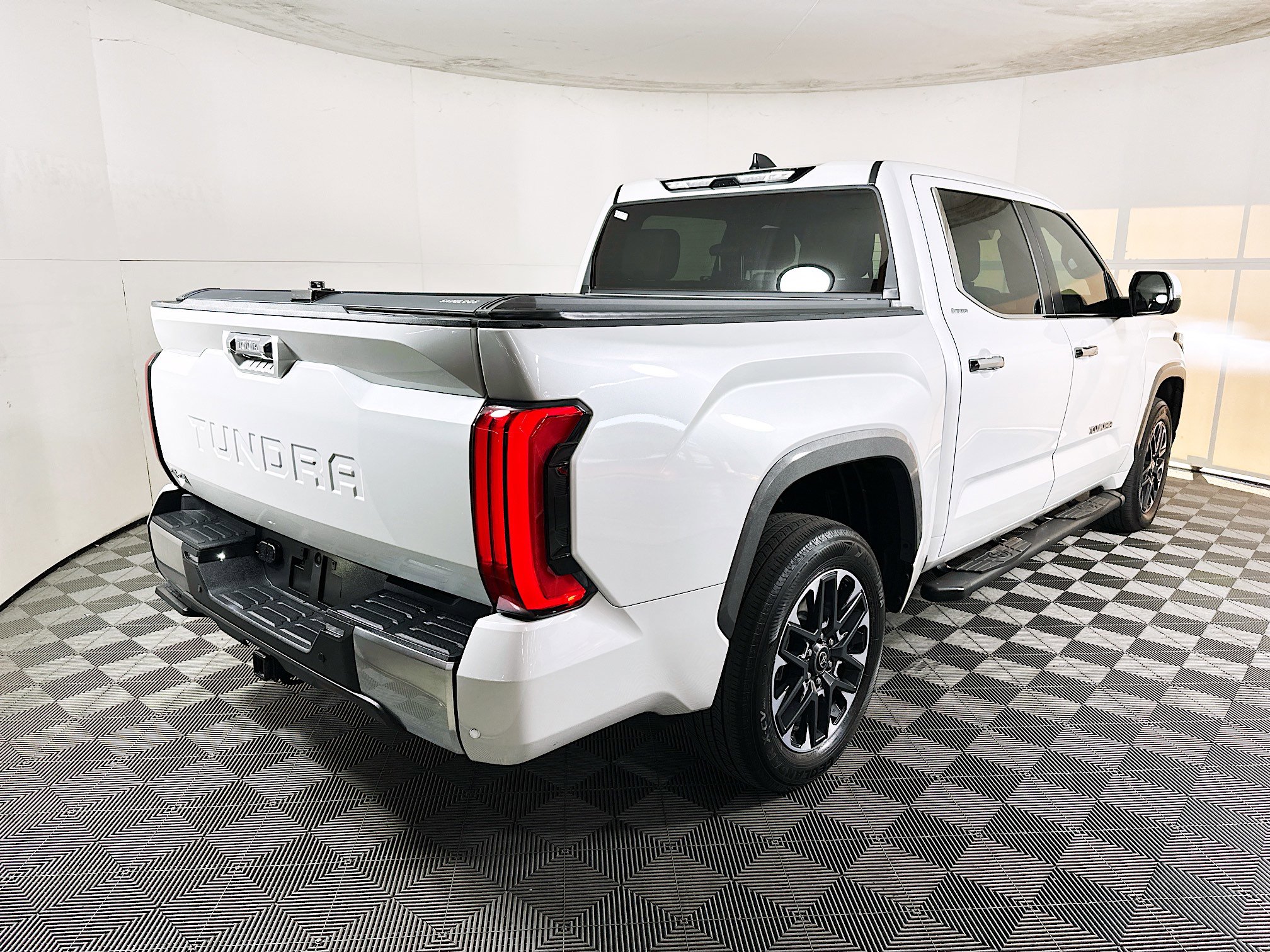 Used 2025 Toyota Tundra Limited image 3