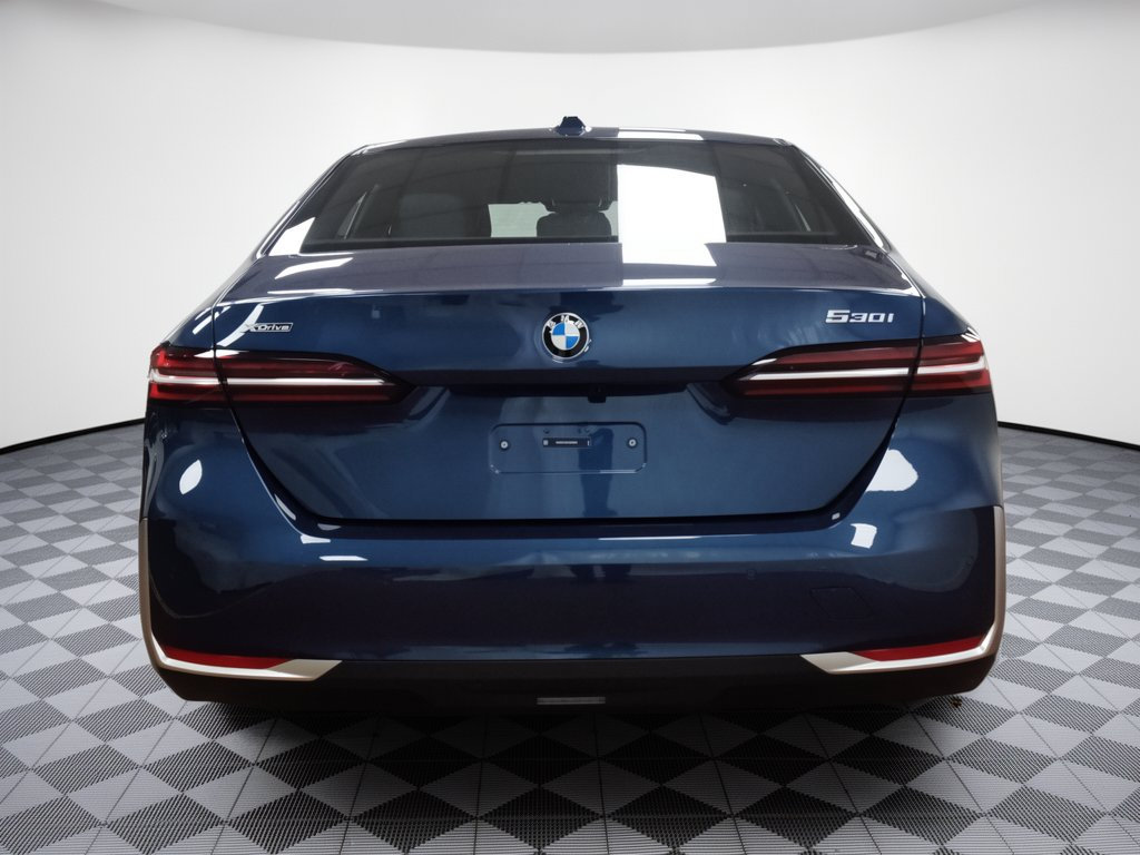 Used 2026 BMW 530i xDrive AWD/4WD image 11