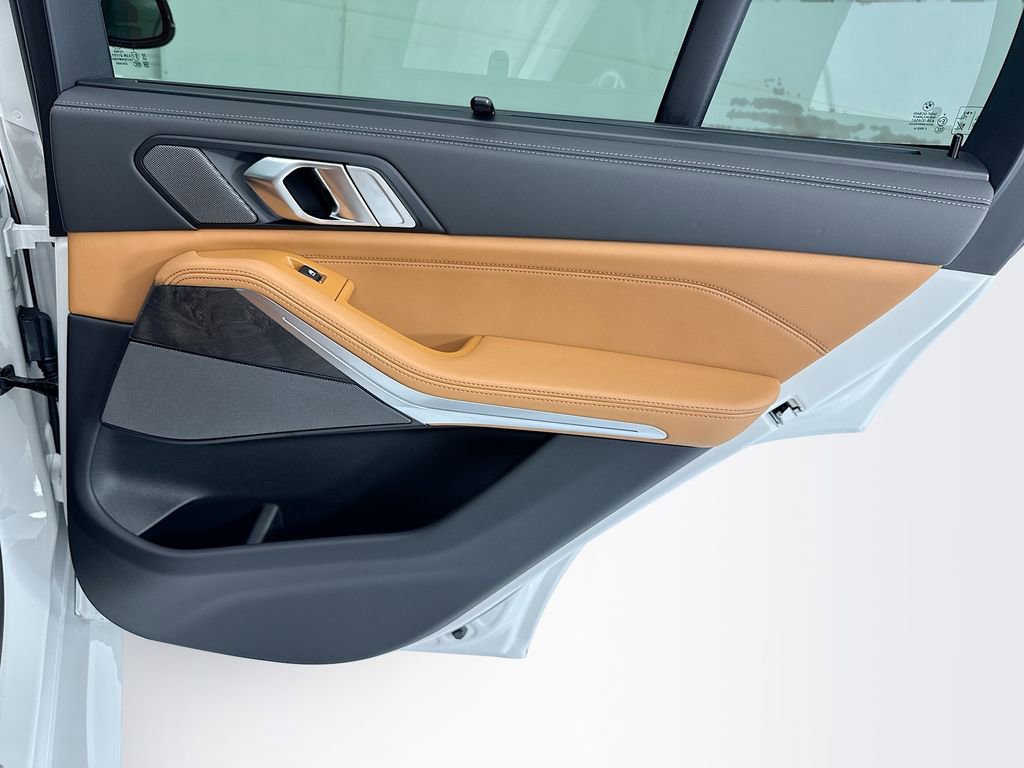 New 2026 BMW X5 xDrive40i w/ Executive Package image 26