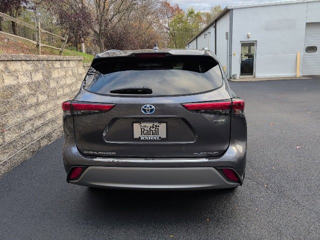 Used 2021 Toyota Highlander Platinum image 4