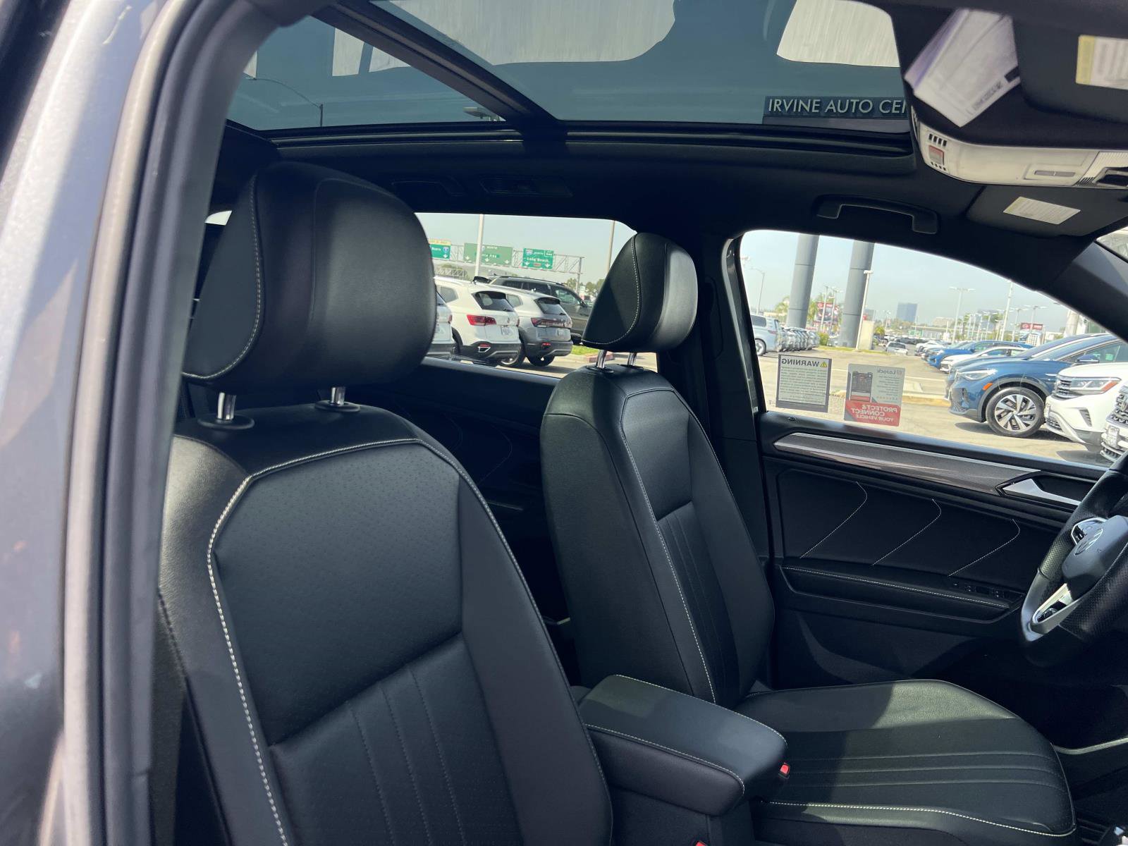 Certified 2023 Volkswagen Tiguan SE R-Line image 32