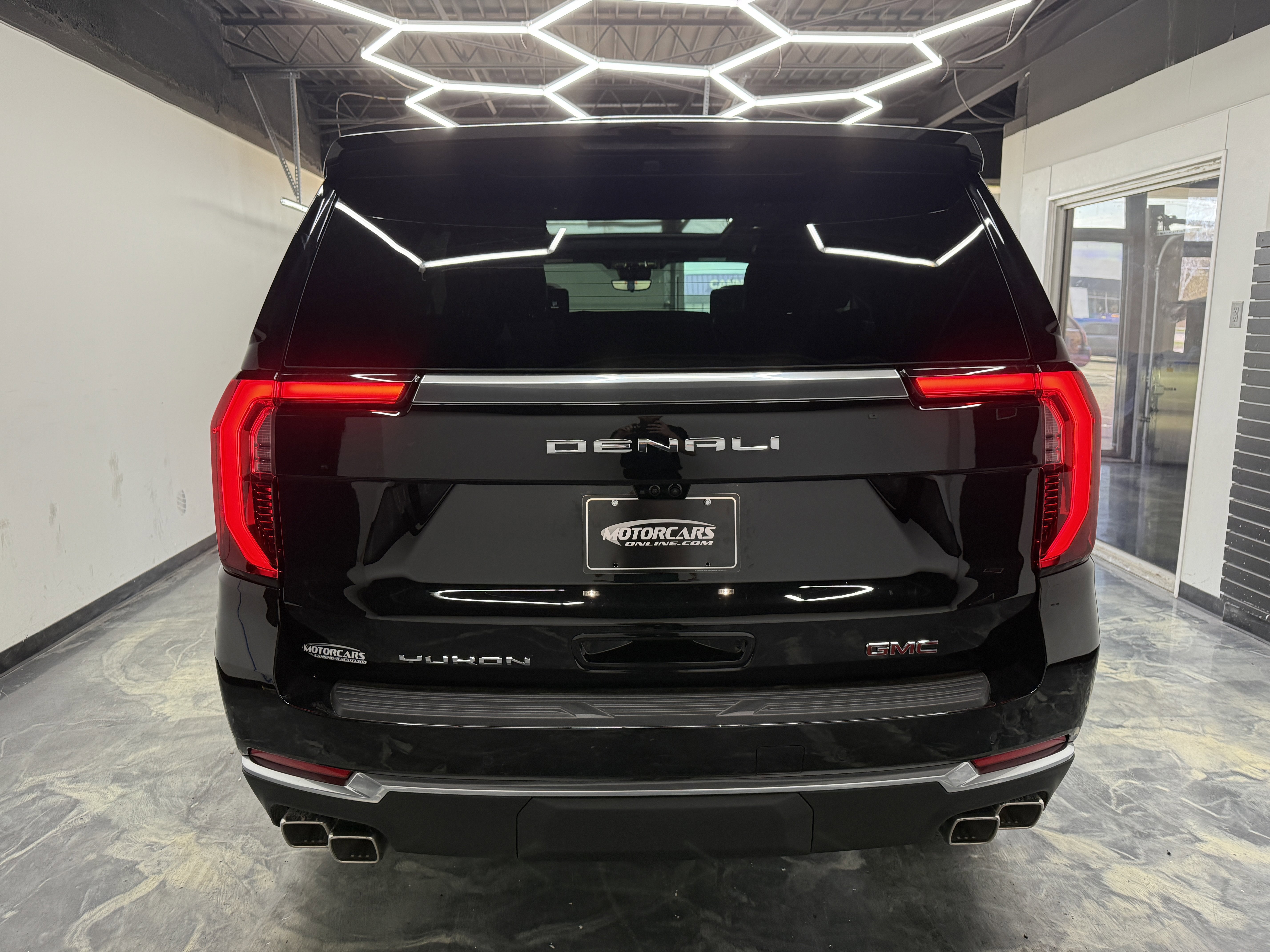 Used 2026 GMC Yukon Denali w/ Denali Reserve Package image 4