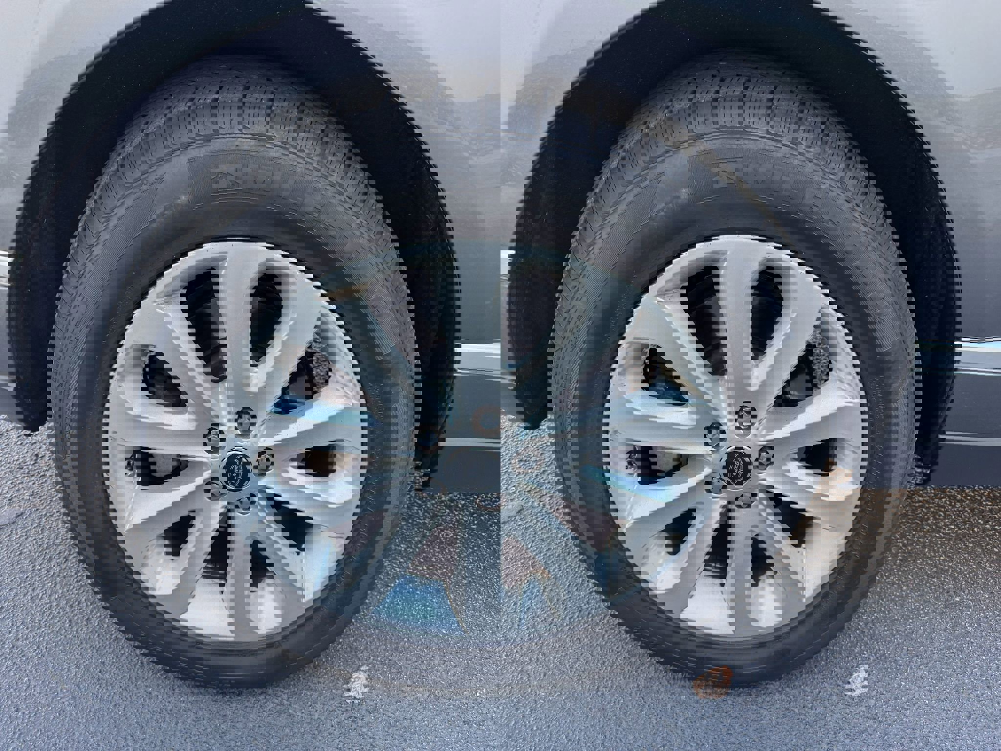 Used 2014 Land Rover Range Rover HSE image 38