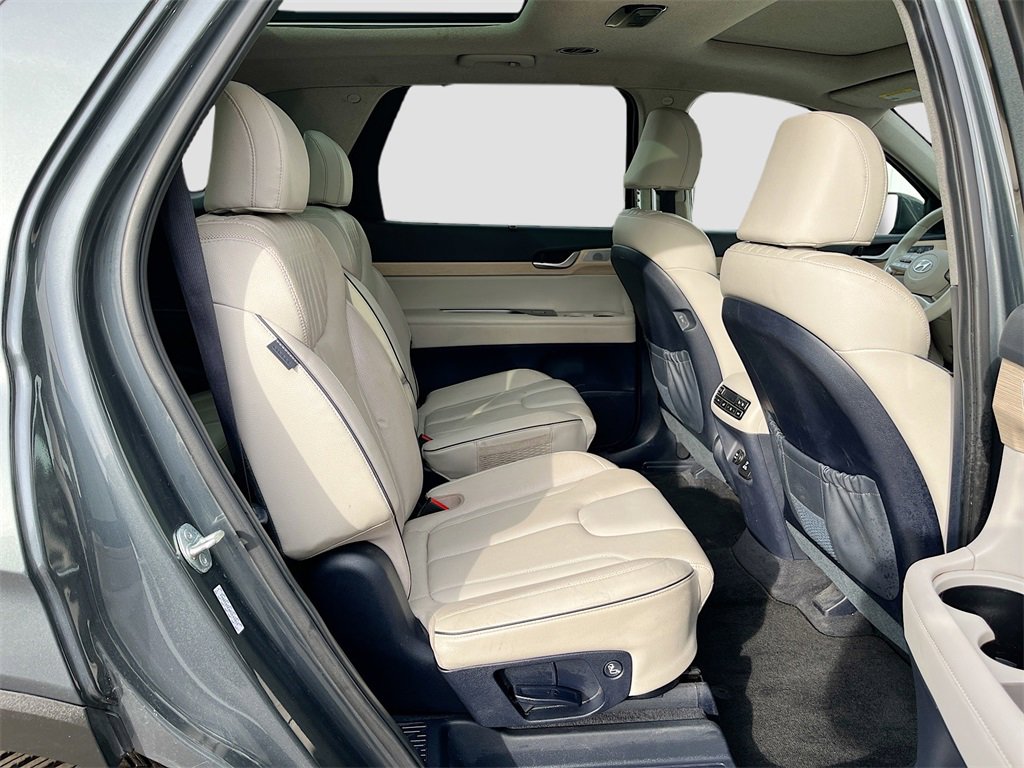 Used 2023 Hyundai Palisade Limited w/ Cargo Package image 31