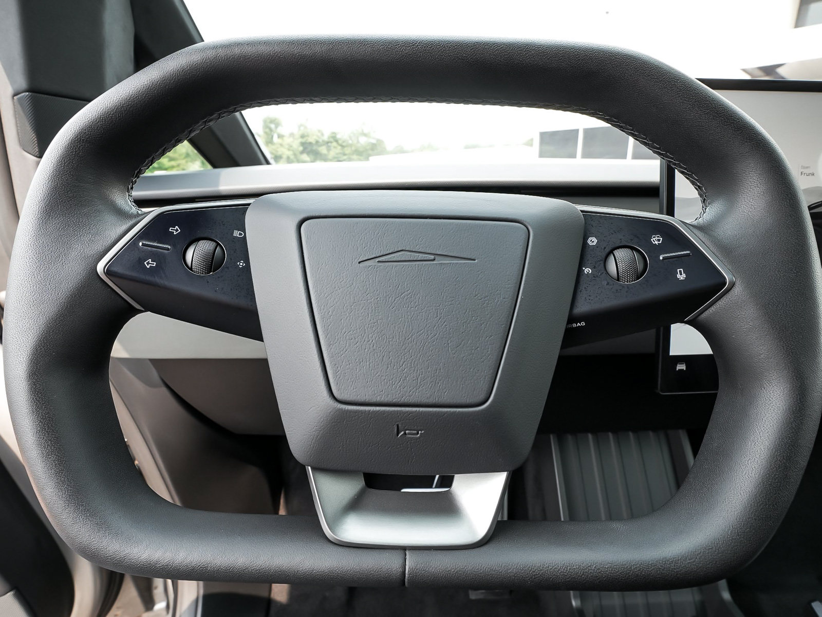 Used 2024 Tesla Cybertruck AWD Crew Cab image 18
