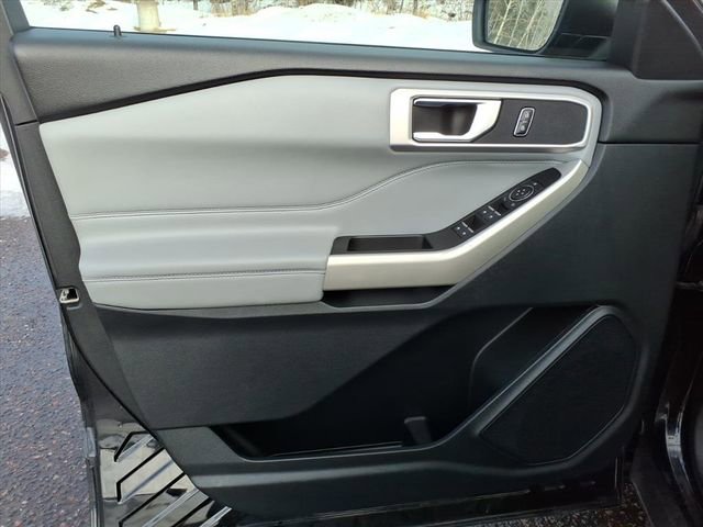 Used 2021 Ford Explorer XLT w/ Equipment Group 202A image 10