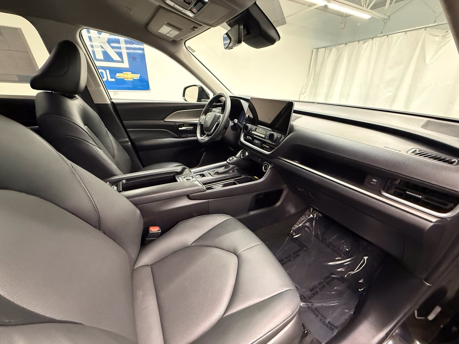 Used 2025 Toyota Grand Highlander AWD image 8