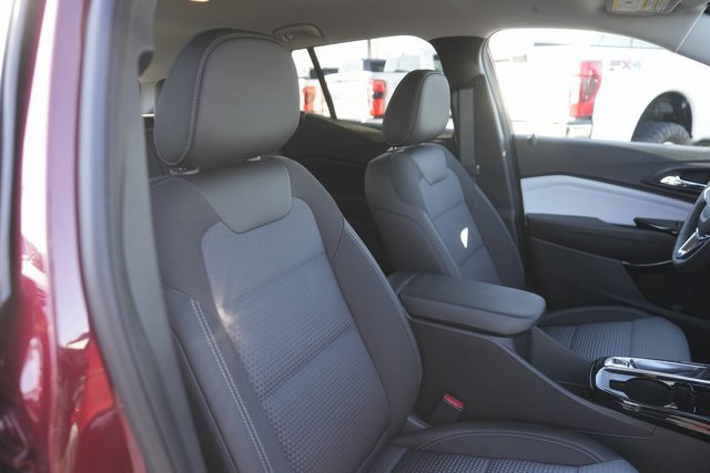 Used 2025 Chevrolet Trax LT w/ Driver Confidence Package image 19