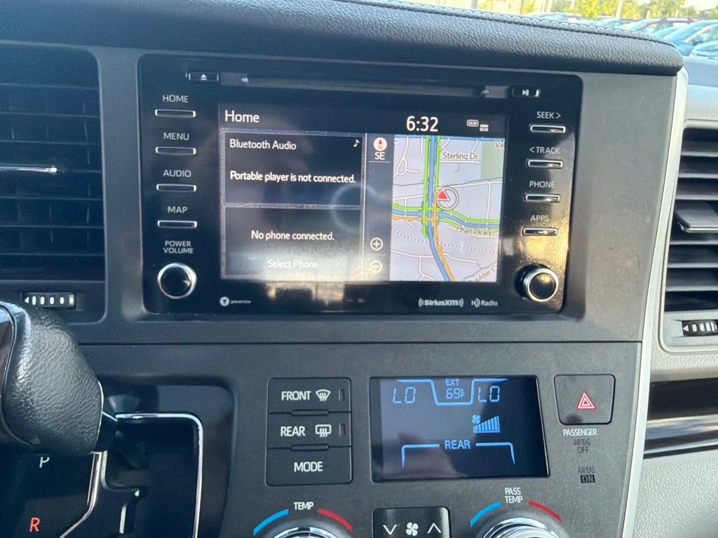 Used 2020 Toyota Sienna XLE w/ XLE Navigation Package AWD/4WD image 27