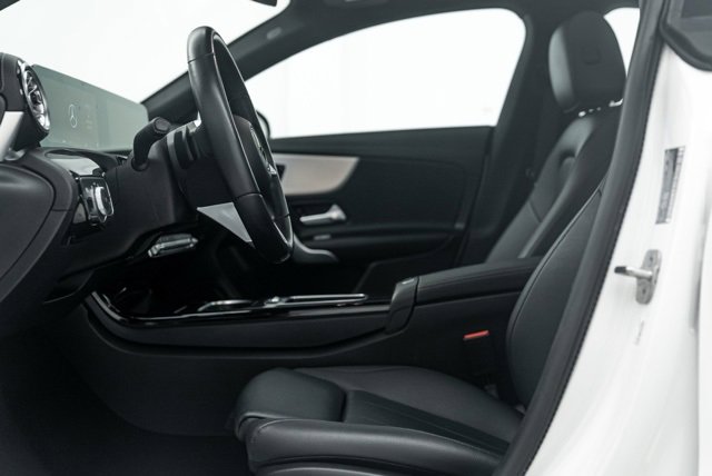 Used 2025 Mercedes-Benz CLA 250 image 10