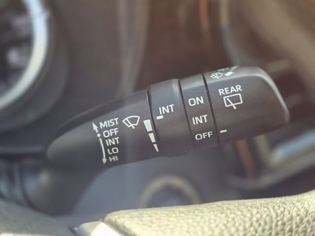 Used 2023 Toyota Highlander L image 44