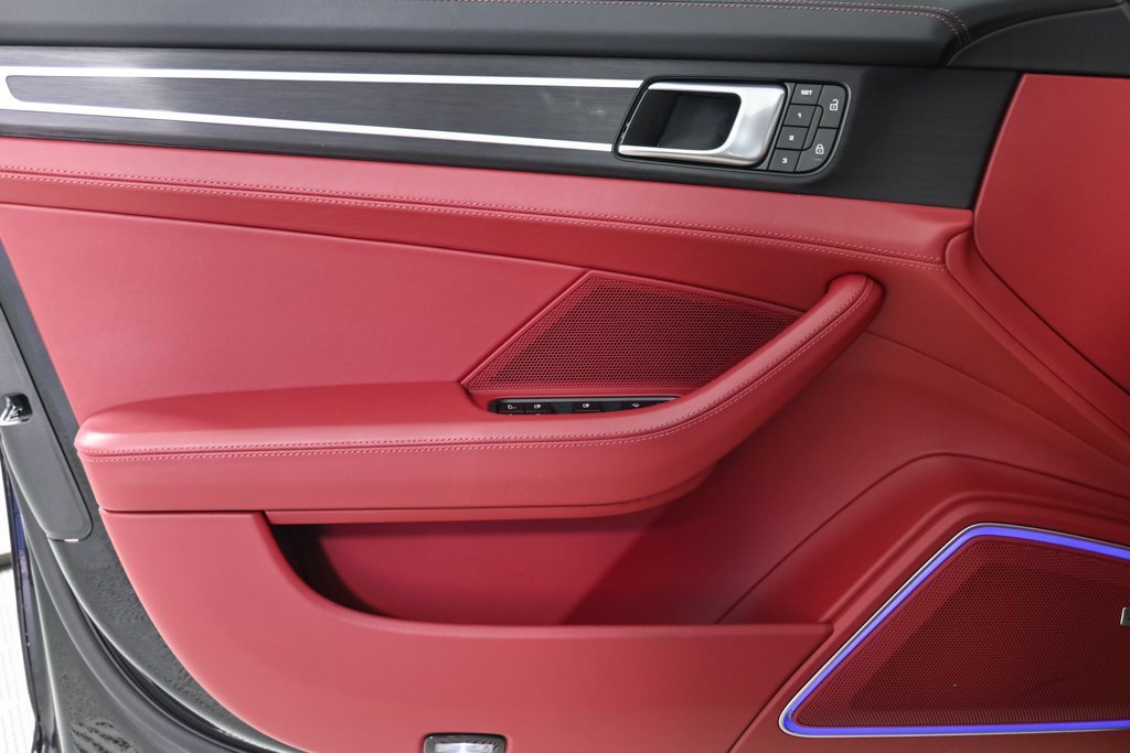 Certified 2023 Porsche Panamera GTS image 6