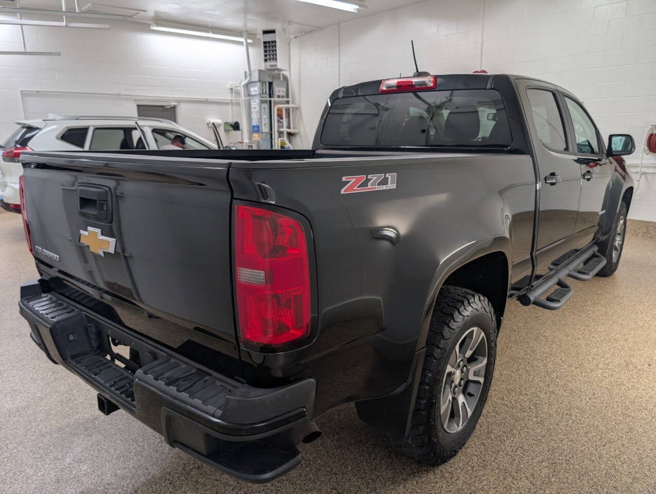 Used 2015 Chevrolet Colorado Z71 AWD/4WD image 4