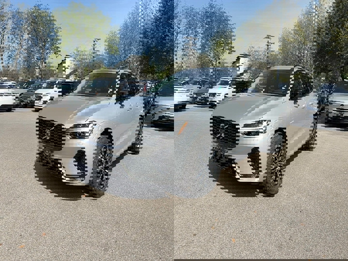 Used 2025 Volvo XC60 B5 Core image 2