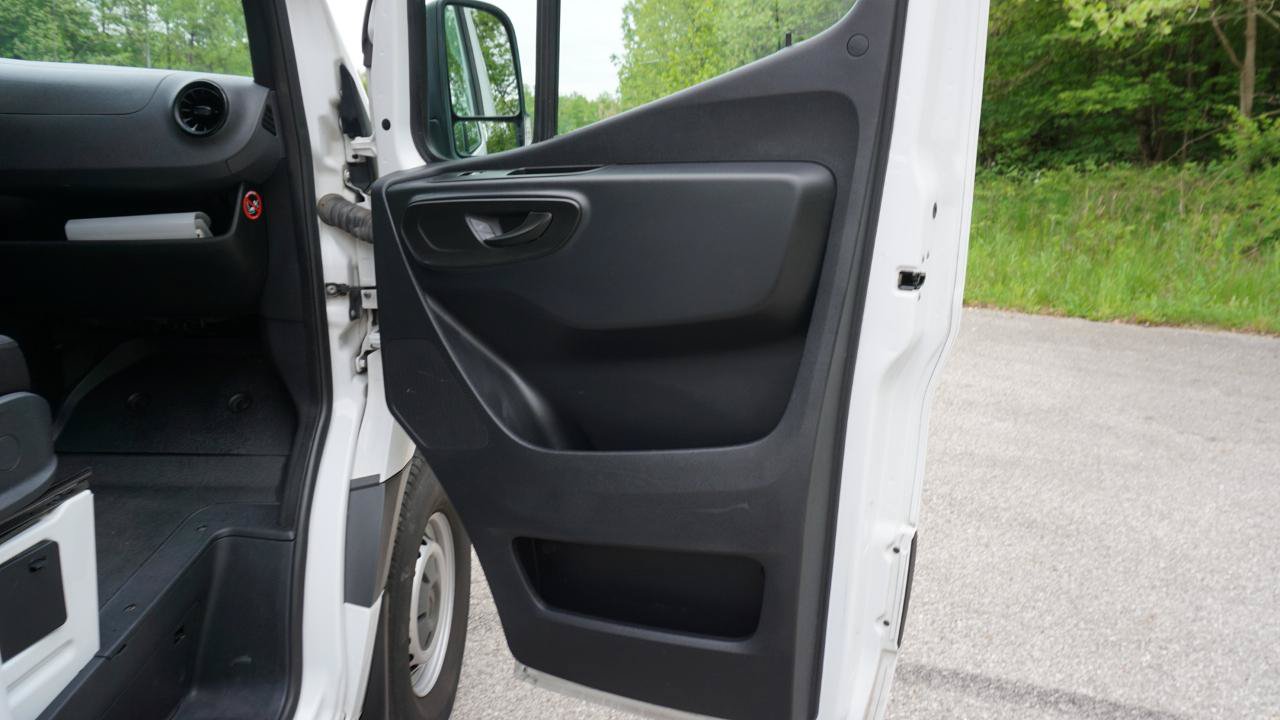 Used 2019 Mercedes-Benz Sprinter 1500 image 23