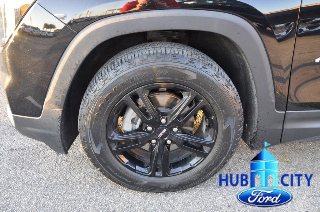 Used 2022 GMC Terrain AT4 w/ Tech Package image 8