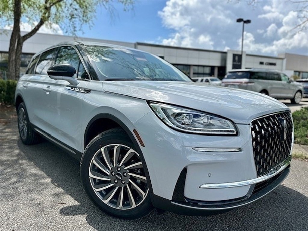 New 2025 Lincoln Corsair Reserve image 3