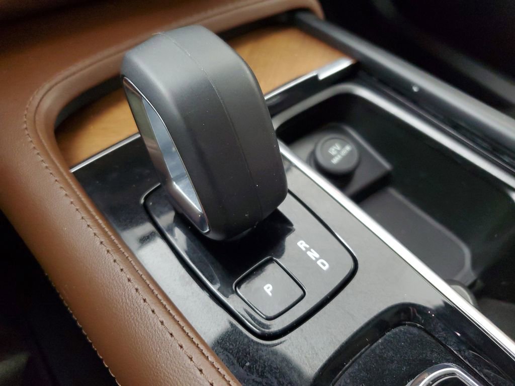 Used 2024 Volvo XC90 T8 Plus image 35