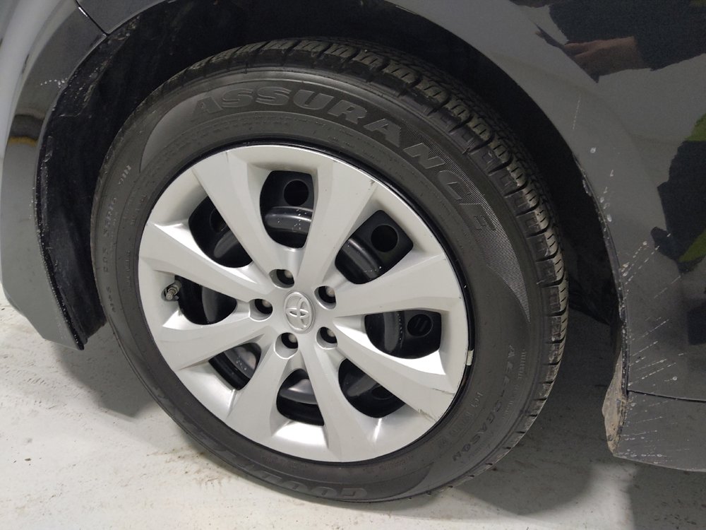 Used 2022 Toyota Corolla LE image 31