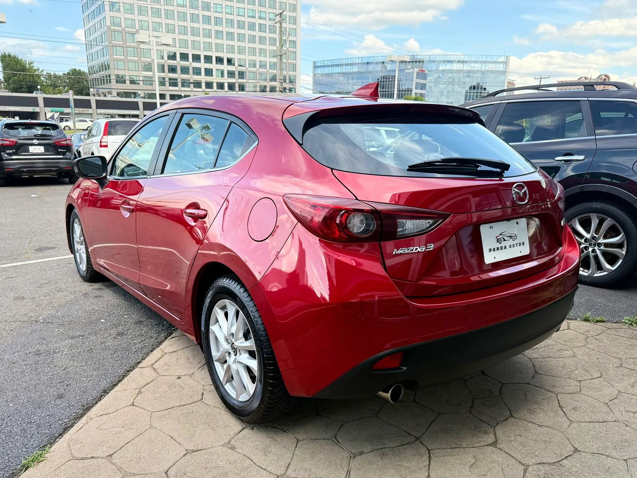 Used 2016 MAZDA MAZDA3 i Touring w/ Popular Equipment Package FWD image 5