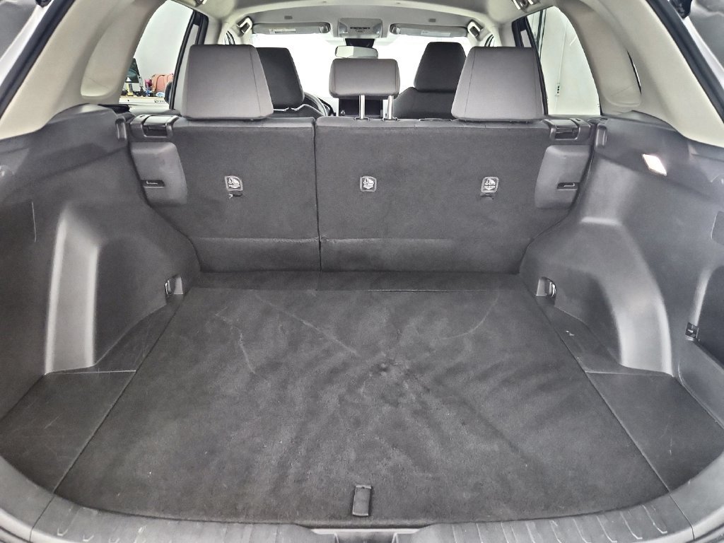 Used 2025 Toyota RAV4 XLE AWD/4WD image 35