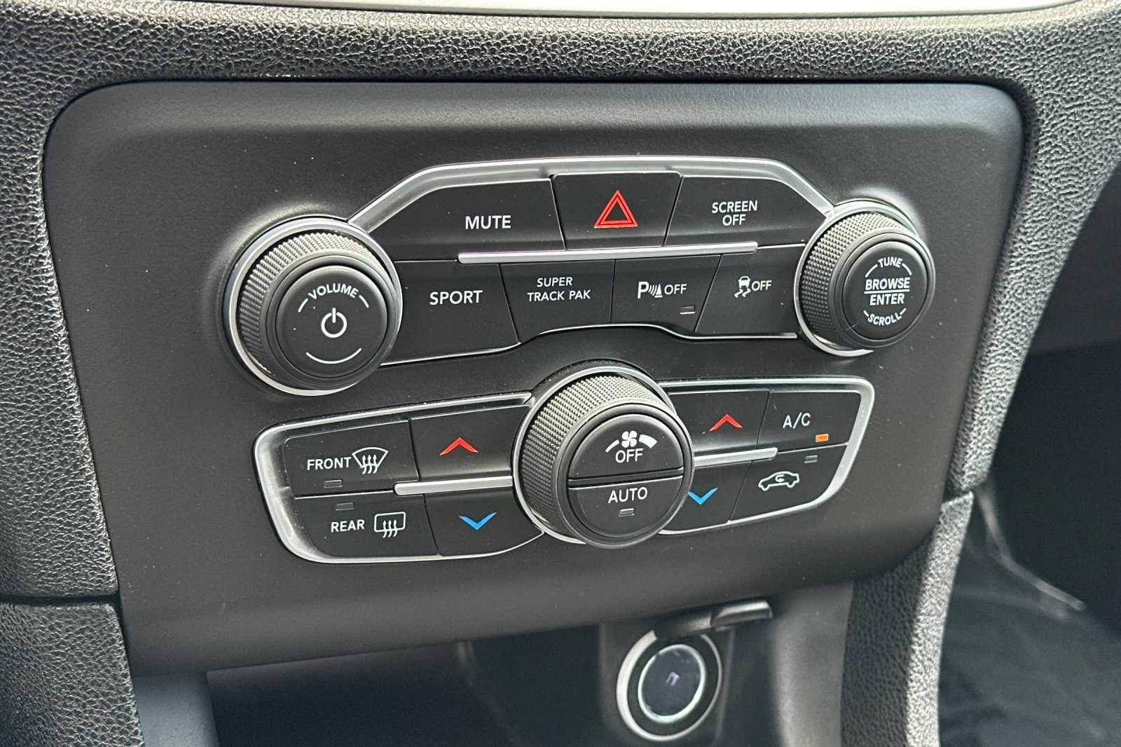 Used 2022 Dodge Charger R/T w/ Blacktop Package image 22