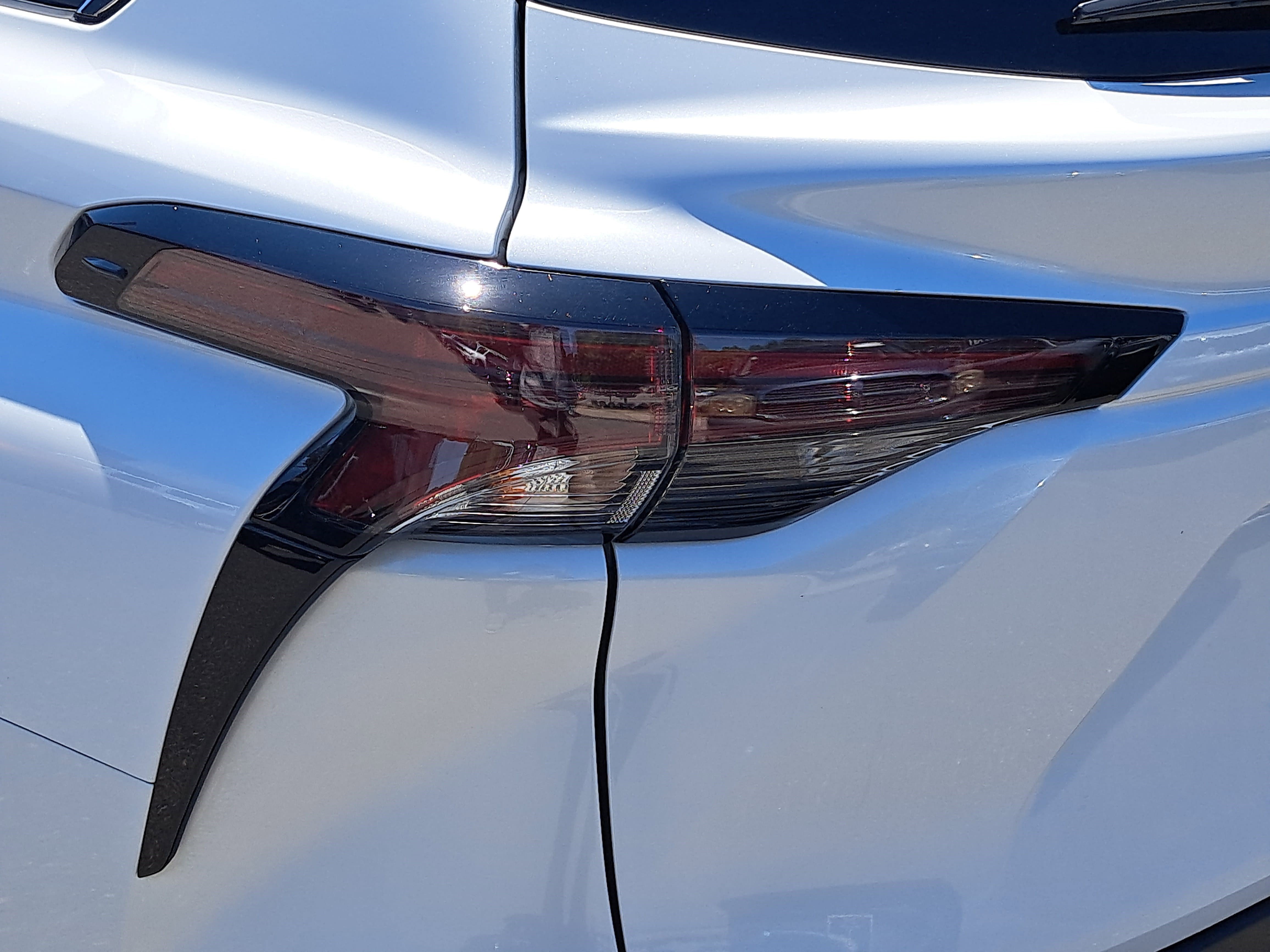 Used 2025 Toyota Sienna XLE FWD image 34