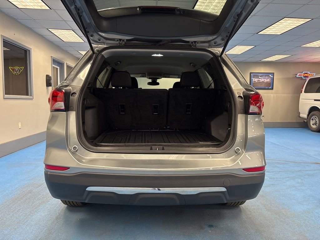 Used 2023 Chevrolet Equinox LT w/ LPO, Floor Liner Package image 8