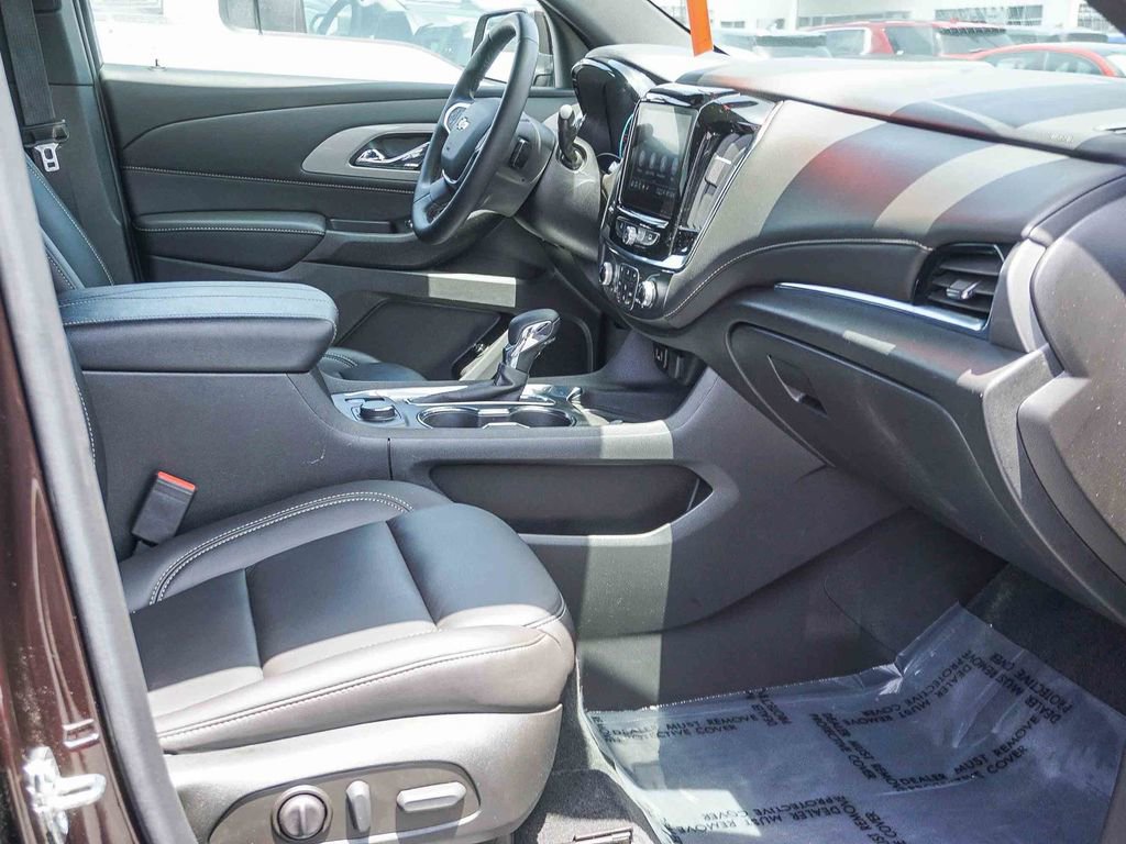 Used 2023 Chevrolet Traverse LT FWD image 12