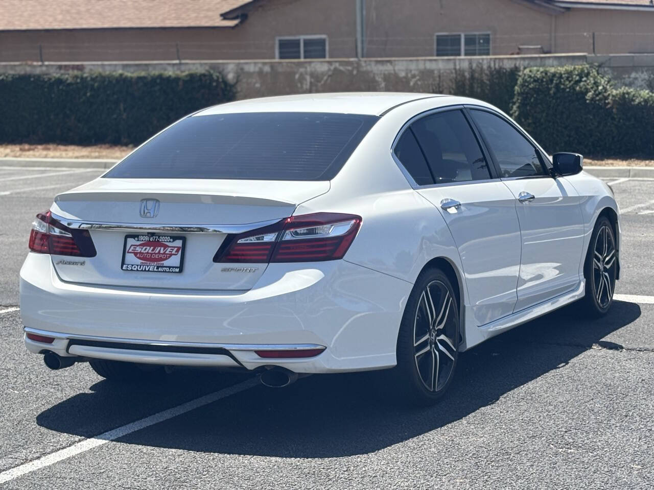 Used 2017 Honda Accord Sport image 8