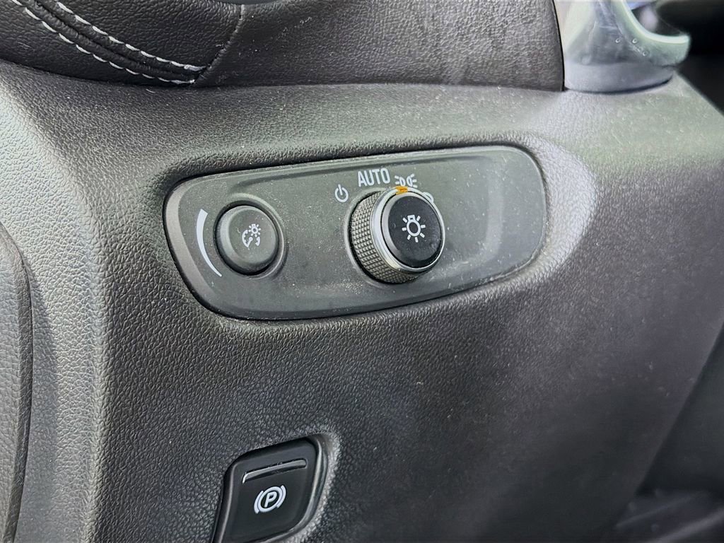 Used 2023 Chevrolet Blazer LT w/ Driver Confidence Package image 11