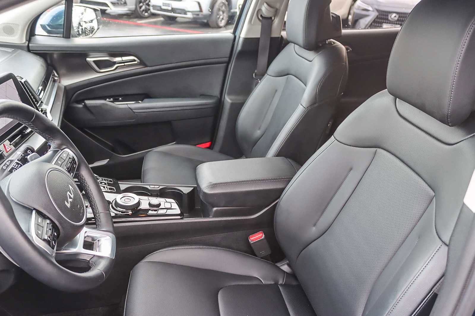 Used 2023 Kia Sportage EX image 15