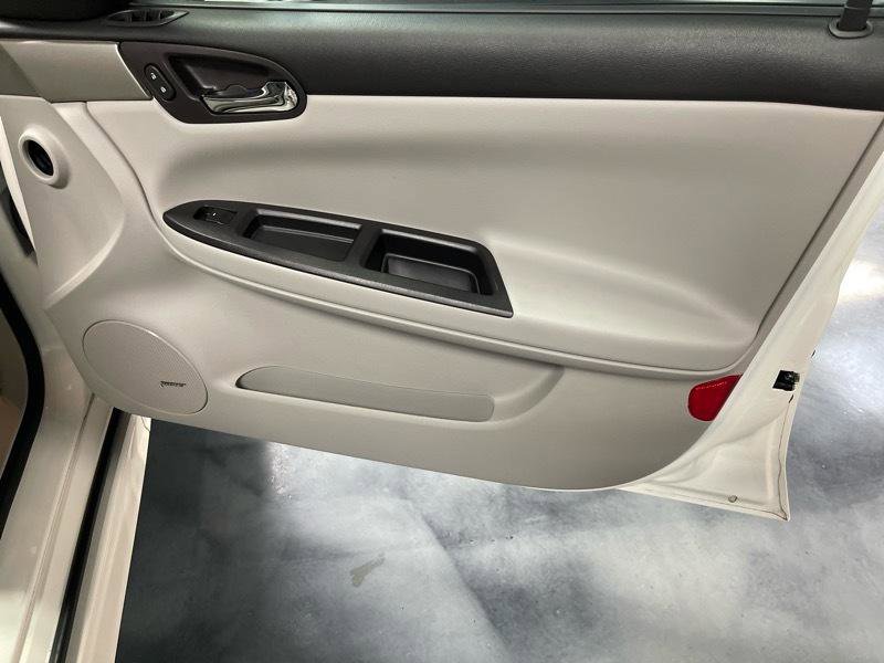 Used 2009 Chevrolet Impala SS w/ Convenience Package FWD image 49