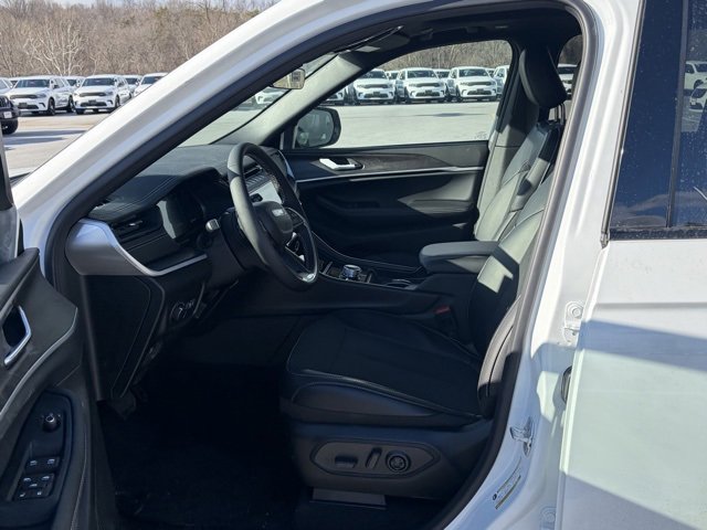 New 2026 Jeep Grand Cherokee Laredo image 15