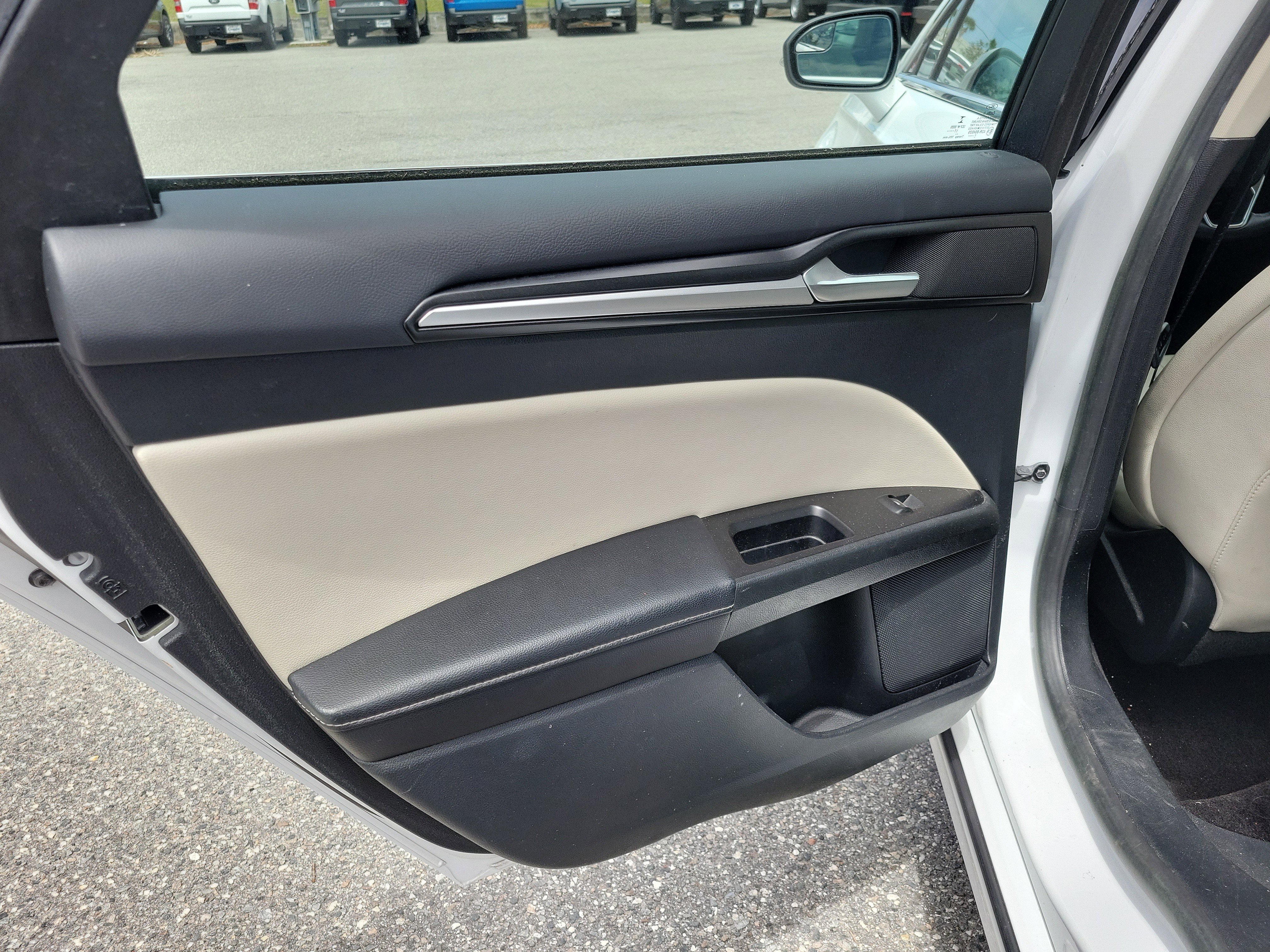 Used 2018 Ford Fusion Titanium image 24