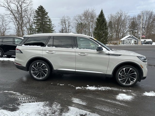 Used 2023 Lincoln Aviator Reserve w/ Equipment Group 201A image 6
